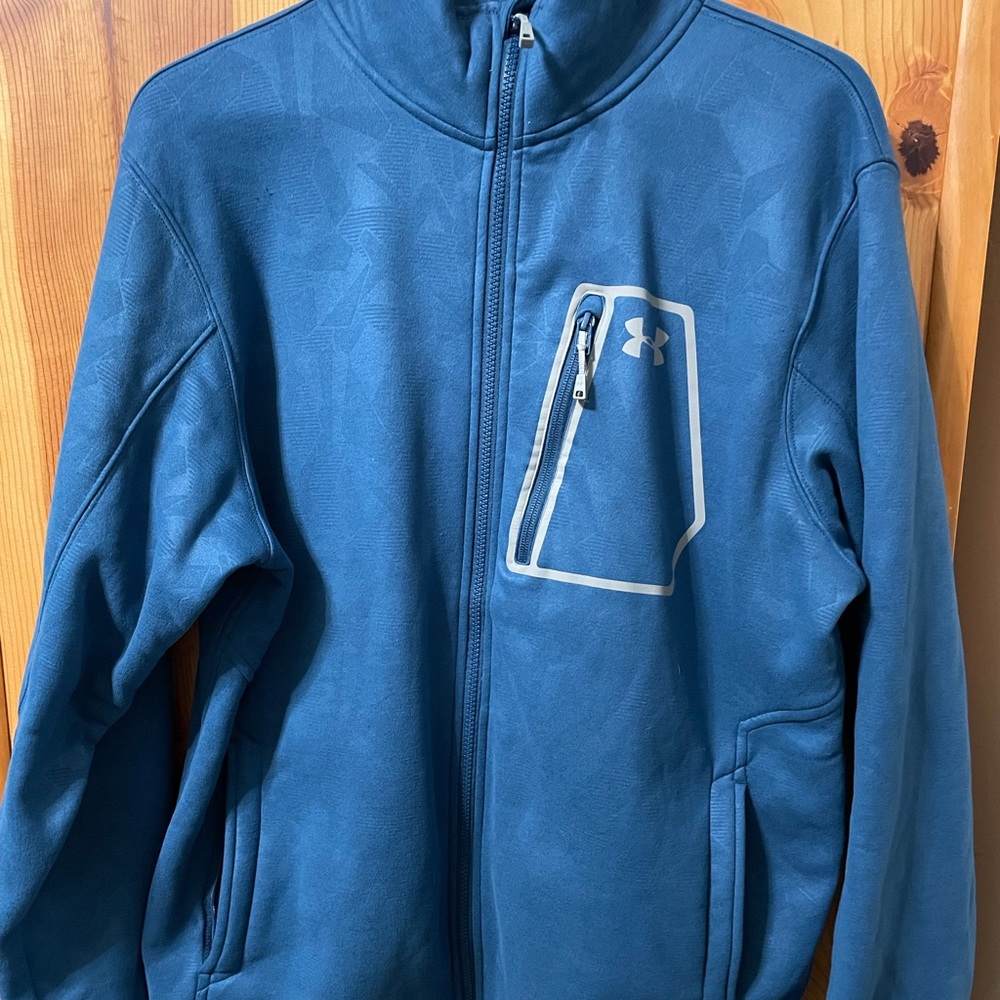 Men’s Under Armour jacket.